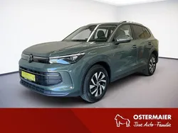 Cipressinogrün metallic Gebraucht 2024 VW Tiguan Life SUV | 43.970 € (Superpreis)