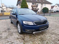 Blau Gebraucht 2015 Skoda Octavia Scout 4x4 Kombi | 9.999 € (Guter Preis)
