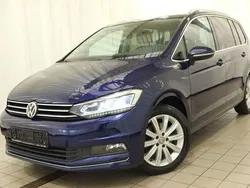 Blau Gebraucht 2017 VW Touran Highline Van / Kleinbus | 24.004 € (Guter Preis)