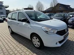 Weiß Gebraucht 2016 Dacia Lodgy Essentiel Van / Kleinbus | 6.490 € (Superpreis)