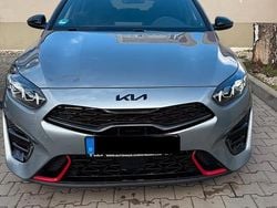 Silber Gebraucht 2024 Kia ProCeed GT Kleinwagen | 37.000 € (Teuer)