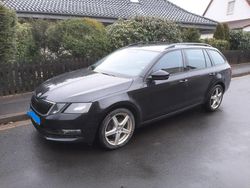 Schwarz Gebraucht 2018 Skoda Octavia Active Kombi | 11.800 € (Fairer Preis)