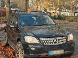 Schwarz Gebraucht 2006 Mercedes ML320 SUV | 7.750 €
