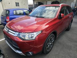 Rot Gebraucht 2015 Mitsubishi Outlander SUV | 7.500 €