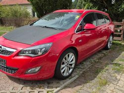 Rot Gebraucht 2011 VW Golf VI Sportline Kombi | 4.400 € (Fairer Preis)