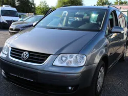 Grau Gebraucht 2005 VW Touran Conceptline Van / Kleinbus | 1.480 € (Fairer Preis)