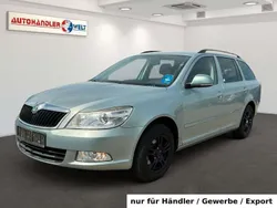 Grün Gebraucht 2009 Skoda Octavia Kombi | 3.499 € (Superpreis)