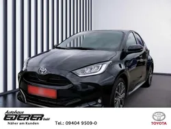 Black mica Gebraucht 2024 Toyota Yaris Hybrid Limousine | 27.950 € (Etwas zu teuer)