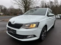 Weiß Gebraucht 2015 Skoda Fabia Ambition Kombi | 6.900 € (Fairer Preis)