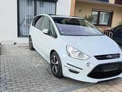 Weiß Gebraucht 2010 Ford S-MAX S Van / Kleinbus | 8.900 € (Teuer)
