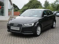 Schwarz Gebraucht 2016 Audi A3 Sportback Attraction Kombi | 13.600 € (Fairer Preis)