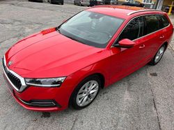 Rot Gebraucht 2021 Skoda Octavia Limousine | 18.445 € (Guter Preis)