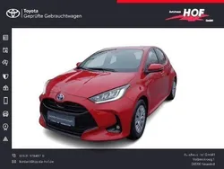 Rot Gebraucht 2022 Toyota Yaris Comfort Limousine | 18.980 € (Fairer Preis)