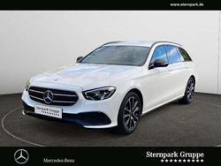 Weiß Gebraucht 2022 Mercedes E200 Night Limousine | 32.970 € (Guter Preis)