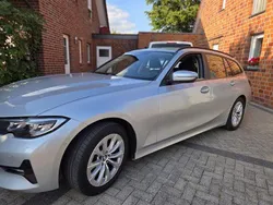 Silber Gebraucht 2020 BMW 320 Advantage Kombi | 28.000 € (Fairer Preis)