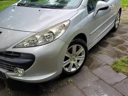 Silber Gebraucht 2009 Peugeot 207 CC Cabrio | 2.990 € (Guter Preis)