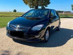 Schwarz Gebraucht 2011 Hyundai i30 Kleinwagen | 1.550 € (Fairer Preis)