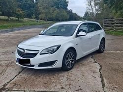 Weiß Gebraucht 2017 Opel Insignia Sport Kombi | 8.700 € (Fairer Preis)