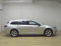 Silber Gebraucht 2022 Opel Insignia Business Kombi | 14.380 € (Superpreis)