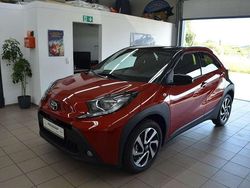 Chili red perleffekt/dach myst Neu 2025 Toyota Aygo Kleinwagen | 21.440 €