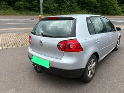 Grau Gebraucht 2006 VW Golf V Kleinwagen | 2.899 € (Fairer Preis)