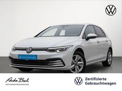 Oryxweiß perlmutteffekt Gebraucht 2023 VW Golf VIII Life Limousine | 21.440 € (Guter Preis)