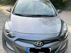 Grau Gebraucht 2013 Hyundai i30 Classic Limousine | 6.800 € (Fairer Preis)