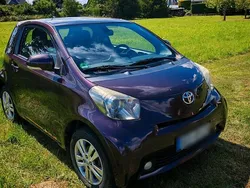 Rot Gebraucht 2012 Toyota iQ Kleinwagen | 4.490 €