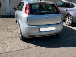 Grau Gebraucht 2009 Fiat Grande Punto Kleinwagen | 2.400 € (Etwas zu teuer)