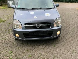 Grau Gebraucht 2006 Opel Agila Kleinwagen | 850 €