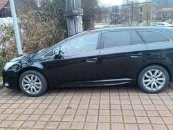 Schwarz Gebraucht 2015 Toyota Avensis Business Edition Kombi | 11.000 € (Fairer Preis)