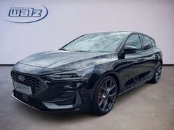 Obsidianschwarz Gebraucht 2022 Ford Focus ST Kombi | 29.990 € (Fairer Preis)