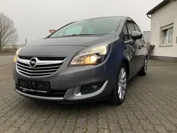 Grau Gebraucht 2017 Opel Meriva Innovation Van / Kleinbus | 9.499 € (Fairer Preis)