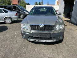 Beige Gebraucht 2007 Skoda Octavia Scout 4x4 Kombi | 3.399 € (Fairer Preis)