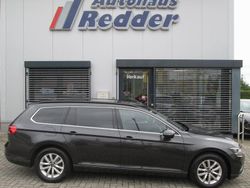 Grau Gebraucht 2022 VW Passat Business Kombi | 16.900 € (Fairer Preis)