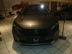 Grau Gebraucht 2022 Peugeot 5008 SUV | 26.500 € (Fairer Preis)