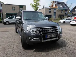Schwarz Gebraucht 2018 Mitsubishi Pajero Top SUV | 23.900 € (Superpreis)