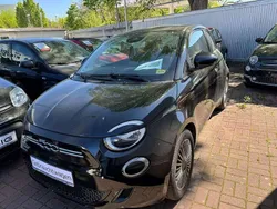 Onyx schwarz Gebraucht 2022 Fiat 500e Icon Kleinwagen | 15.990 € (Guter Preis)