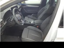Weiß Gebraucht 2024 Cupra Leon VZ Kombi | 41.500 € (Teuer)