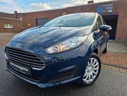 Blau Gebraucht 2013 Ford Fiesta Limousine | 6.190 € (Fairer Preis)