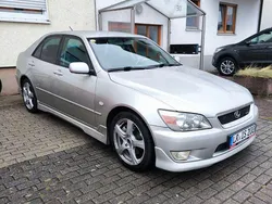 Silber Gebraucht 1999 Lexus IS200 Sport Line Limousine | 15.500 €