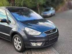 Grau Gebraucht 2007 Ford Galaxy Ghia Van / Kleinbus | 2.800 € (Fairer Preis)