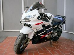 Weiss Gebraucht 2002 Honda e Kleinwagen | 3.699 €