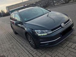 Schwarz Gebraucht 2018 VW Golf VII Kombi | 8.100 € (Fairer Preis)