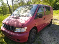 Rot Gebraucht 2001 Mercedes Vito Van / Kleinbus | 1.750 €