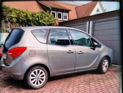 Braun Gebraucht 2016 Opel Meriva Van / Kleinbus | 5.999 € (Fairer Preis)