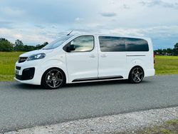 Weiß Gebraucht 2020 Opel Zafira Life Van / Kleinbus | 38.500 € (Teuer)