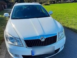 Weiß Gebraucht 2009 Skoda Octavia Elegance Kombi | 4.000 € (Guter Preis)