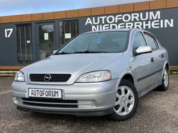 Silber Gebraucht 2001 Opel Astra Selection Limousine | 1.950 € (Fairer Preis)