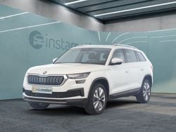 Weiß Gebraucht 2023 Skoda Kodiaq Style SUV | 41.530 € (Etwas zu teuer)